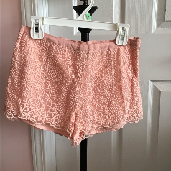 F21 lace high rise shorts - Picture 1 of 2